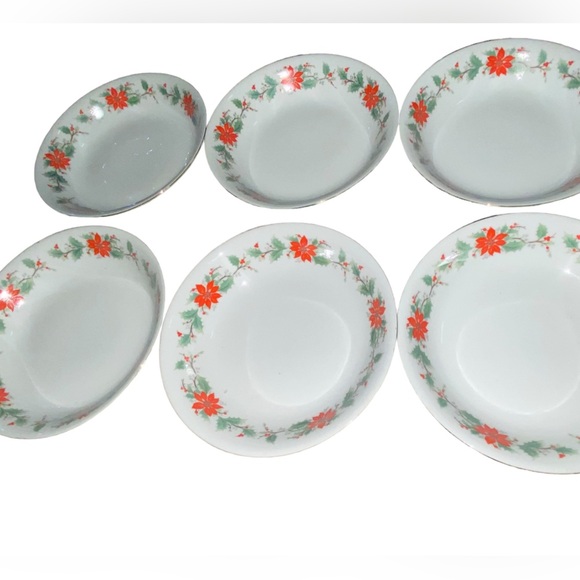 Trisa China 1693 Poinsettia & Holly - LOT OF (6) 8" COUPE SOUP BOWLS - Picture 7 of 9